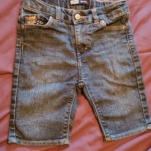 Girls size 6x Levi's Bermuda shorts